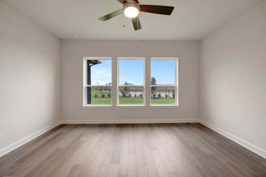 Spacious, unfurnished interior of a new home in Jordan Ranch - Premier Collection, Fulshear (Image 19).