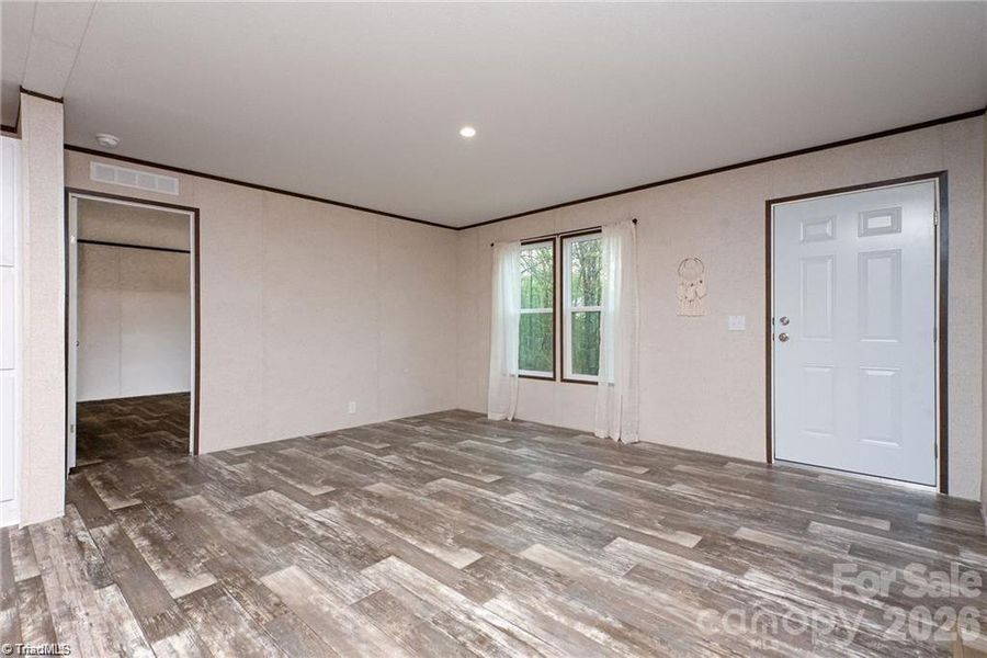 Spacious, unfurnished interior of a new home in , Taylorsville (Image 14).