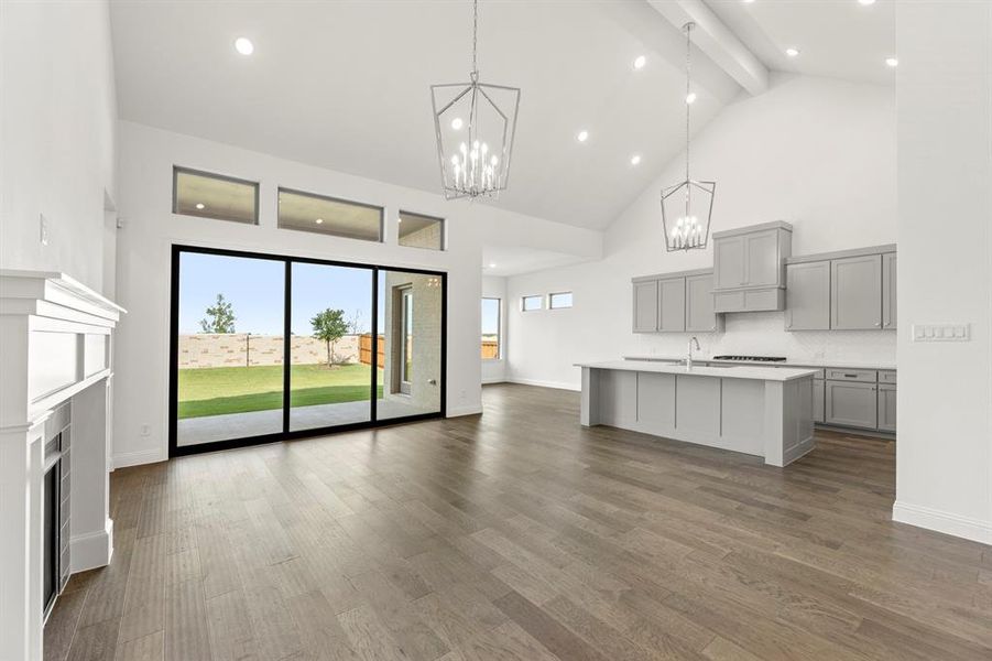 09. 332 Bay Laurel - Family