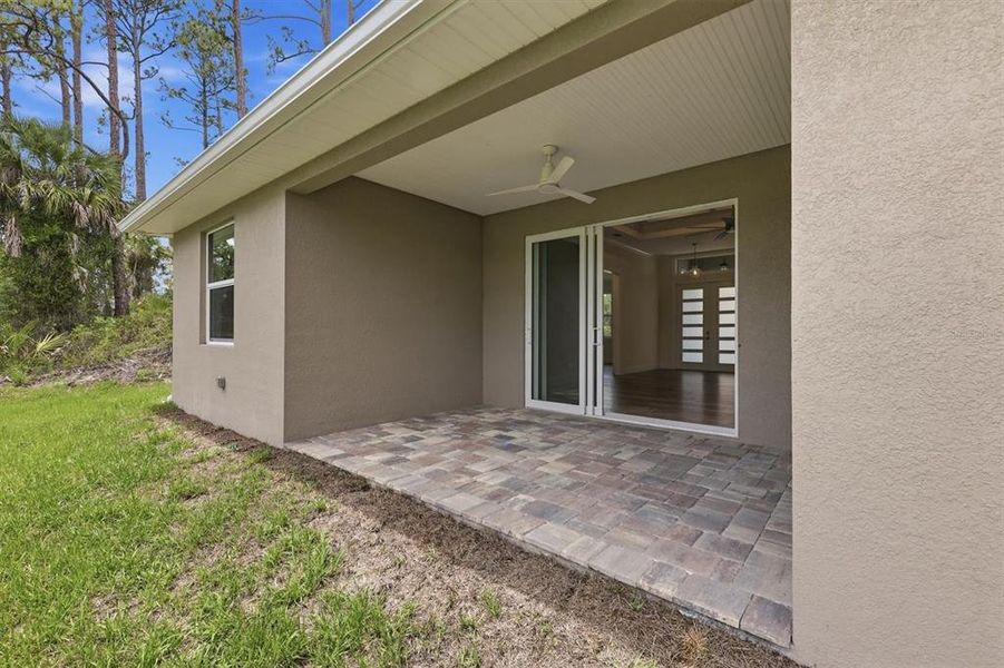 Exterior details and patio area of a home in , North Port (Image 4).