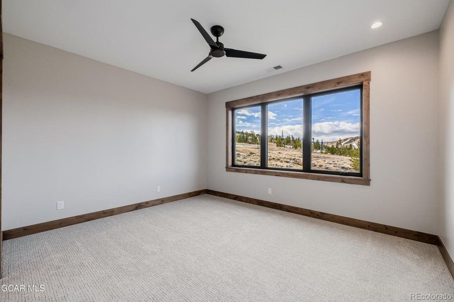 Spacious, unfurnished interior of a new home in , Granby (Image 32).