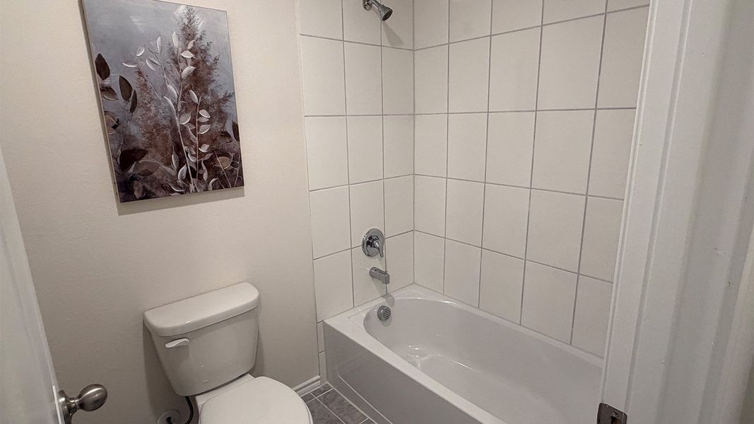 Image 18 of a home in Waverly Estates.