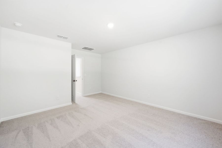 Spacious, unfurnished interior of a new home in Grand Arbor, Blythewood (Image 12).