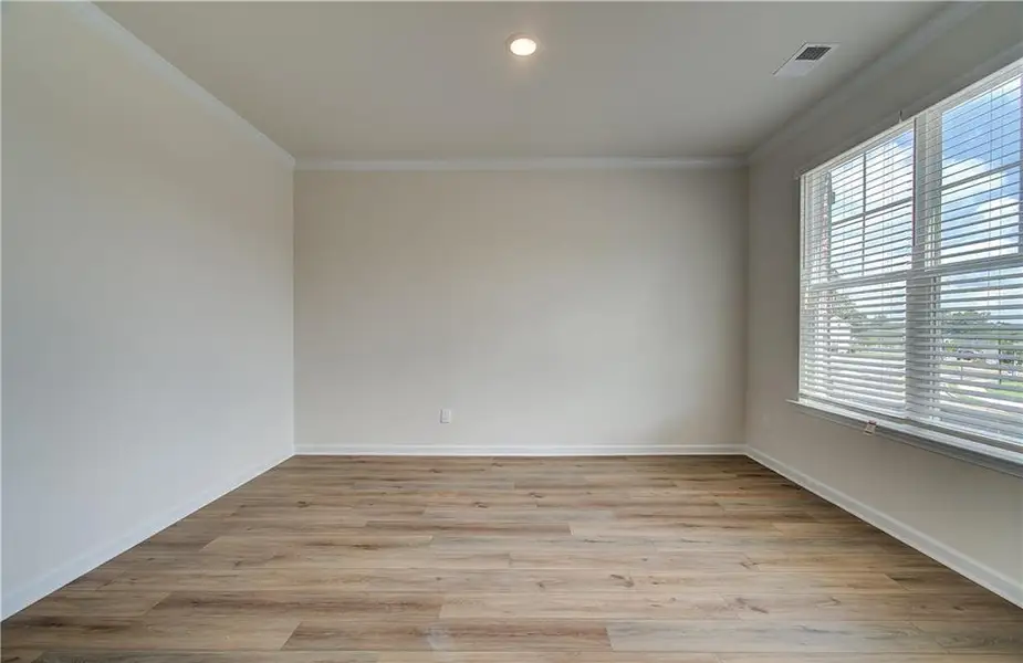 Spacious, unfurnished interior of a new home in Alcovy Village, Lawrenceville (Image 15).