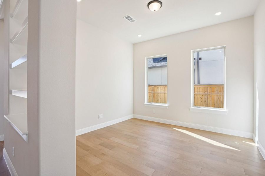 Spacious, unfurnished interior of a new home in , Missouri City (Image 32). Spacious, unfurnished interior of a new home in , Missouri City (Image 32).