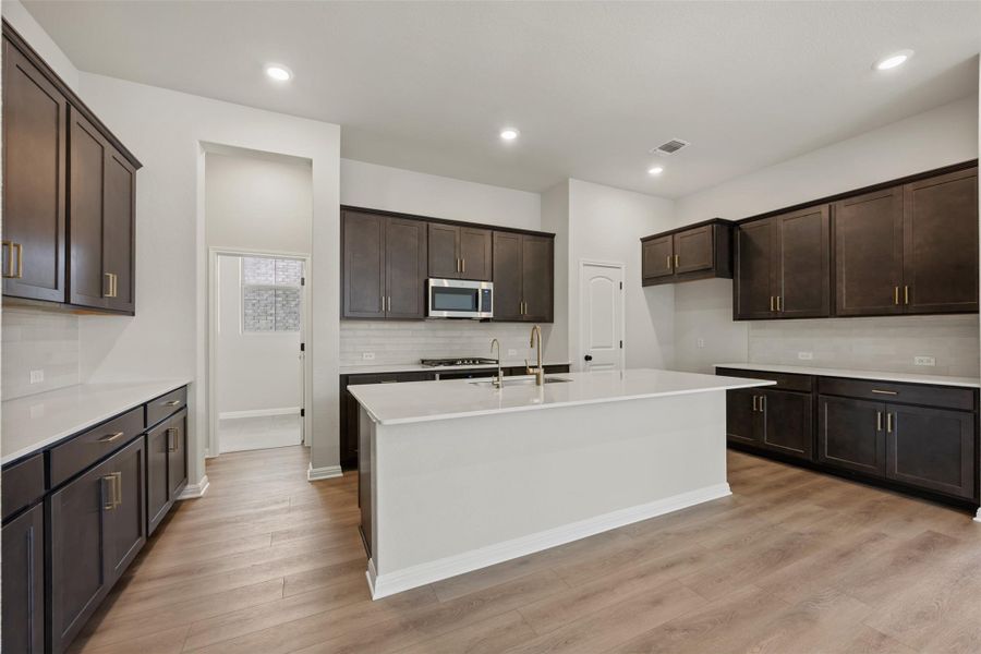 Representative images and renderings are for illustrative purposes. Actual structural options and design finishes of home may vary. Representative images and renderings are for illustrative purposes. Actual structural options and design finishes of home may vary.