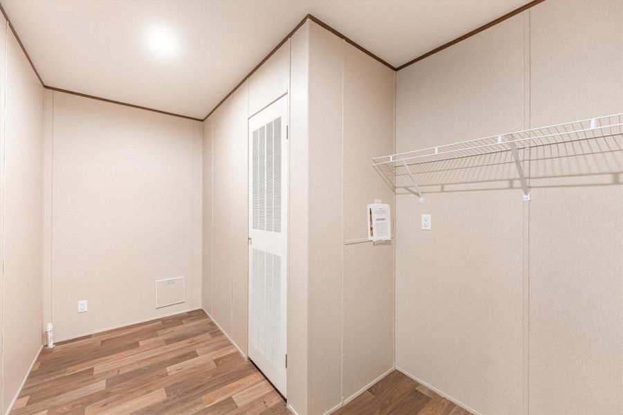 Spacious, unfurnished interior of a new home in , Conroe (Image 11).