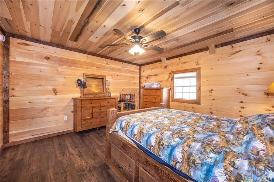 Furnished interior view inside a new home in , Jasper (Image 7).