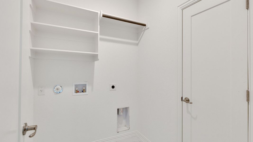 Furnished interior view inside a new home in Spring Creek, Taylor (Image 12).