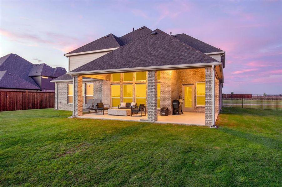Exterior details and patio area of a home in , Haslet (Image 3).
