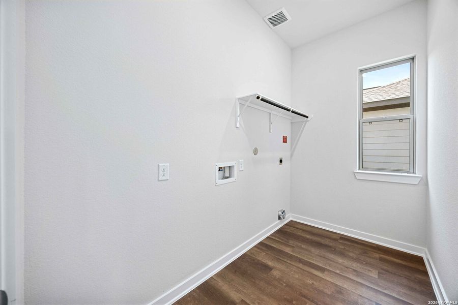 Spacious, unfurnished interior of a new home in Timber Creek, San Antonio (Image 22). Spacious, unfurnished interior of a new home in Timber Creek, San Antonio (Image 22).