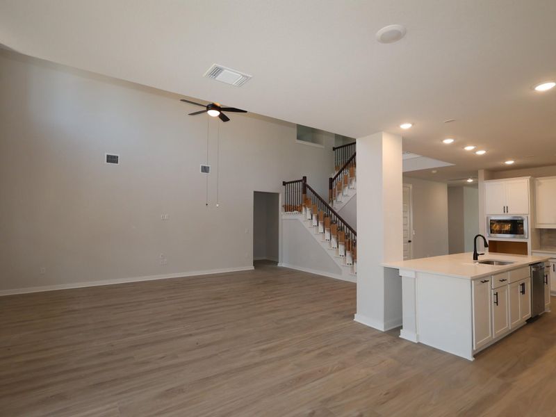 Spacious, unfurnished interior of a new home in Edgewood, Leander (Image 18).