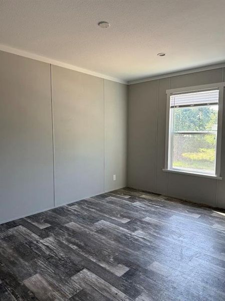 Spacious, unfurnished interior of a new home in , Pelican Bay (Image 6).