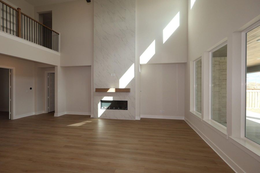 Spacious, unfurnished interior of a new home in Dunham Pointe, Cypress (Image 18).