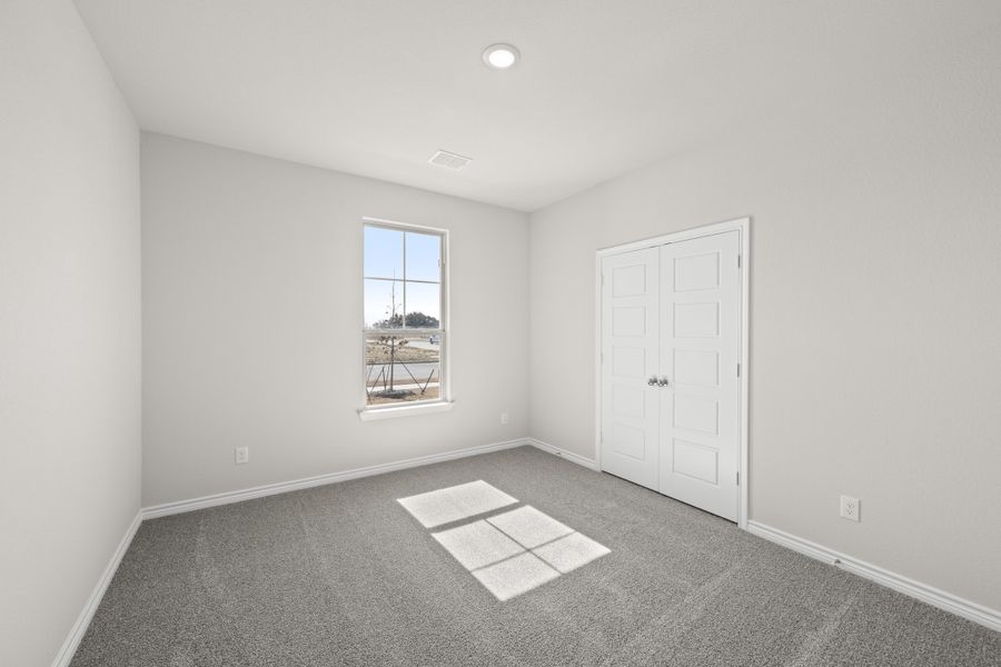 Spacious, unfurnished interior of a new home in Baker Farms, Cleburne (Image 27).