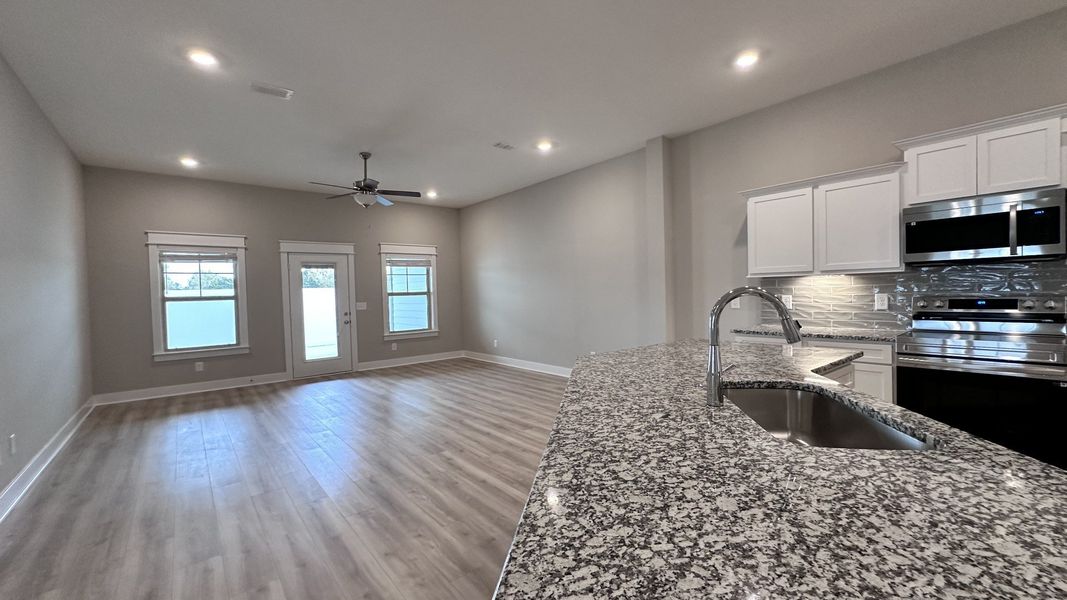 Spacious, unfurnished interior of a new home in Veterans Cove, Murfreesboro (Image 57).