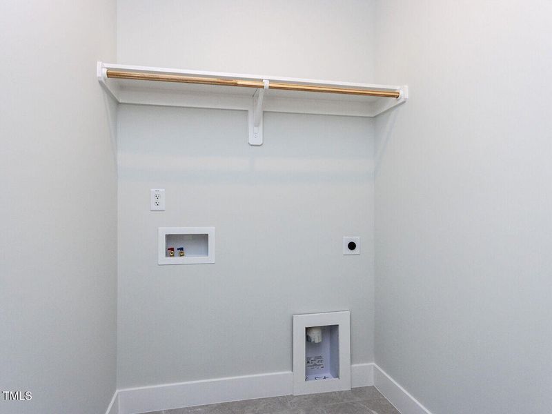 032-1280x960-laundry-room