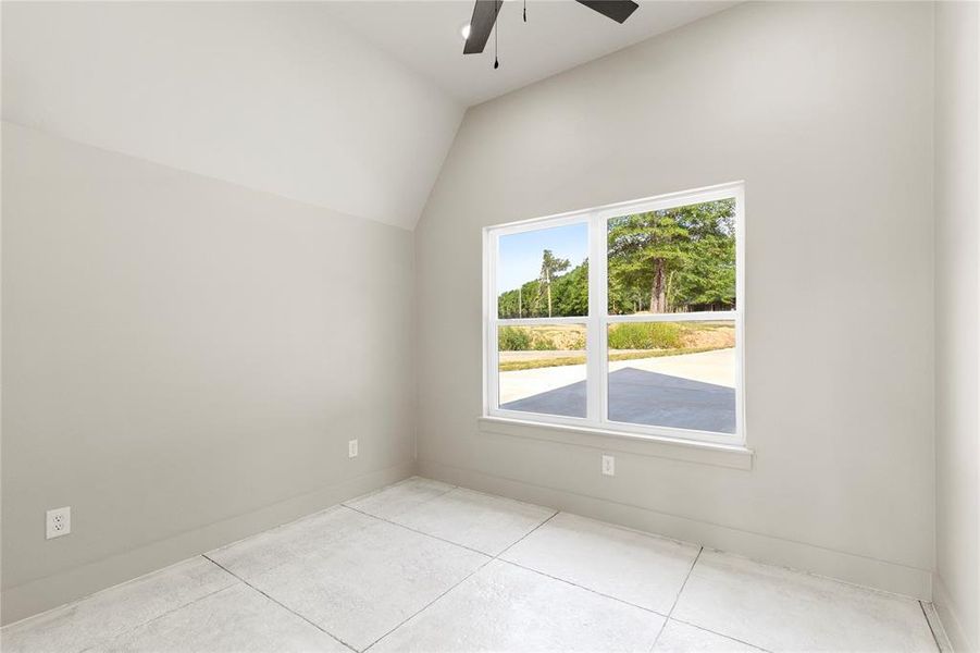 Spacious, unfurnished interior of a new home in , Mineola (Image 27).