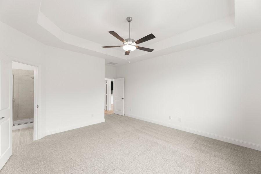 Spacious, unfurnished interior of a new home in Creekside, Royse City (Image 22).