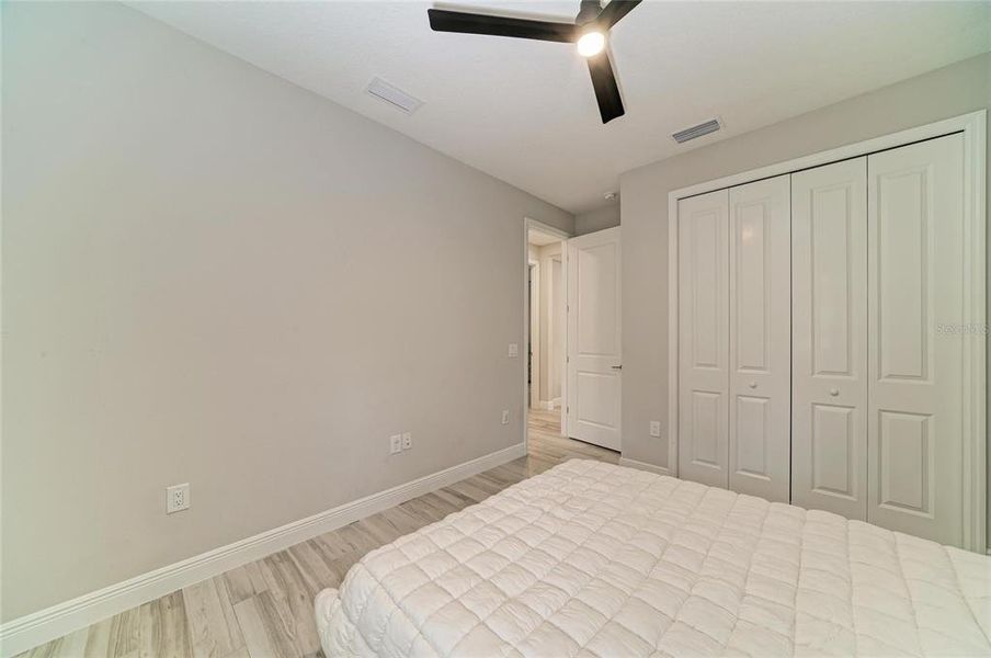 Spacious, unfurnished interior of a new home in , Sarasota (Image 26).