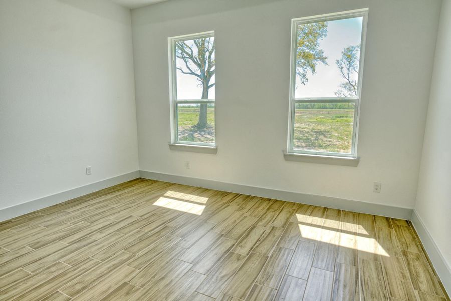 Spacious, unfurnished interior of a new home in , Angleton (Image 30).