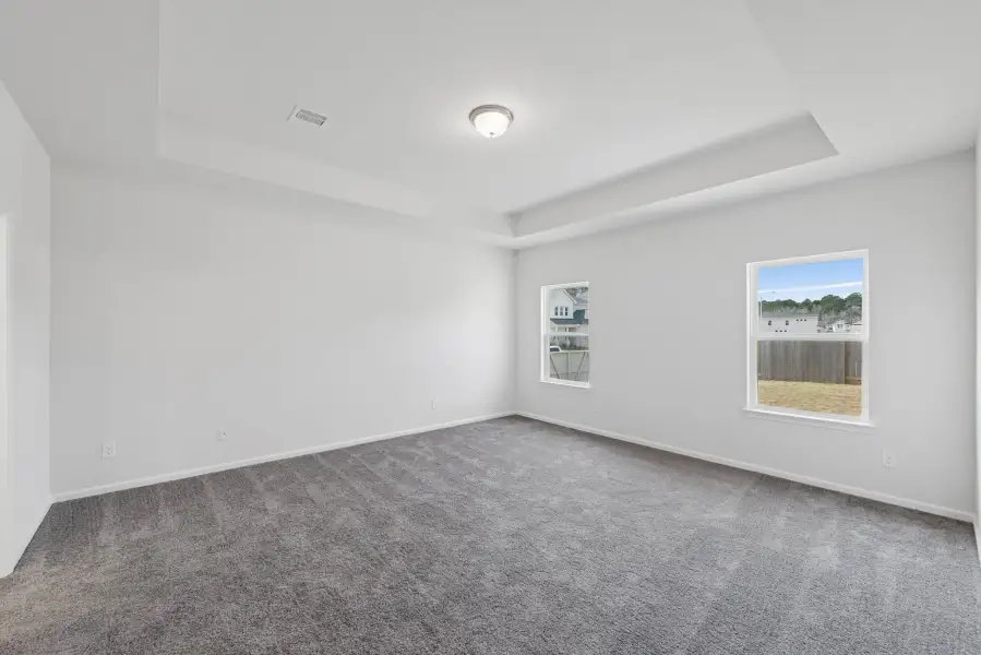 Spacious, unfurnished interior of a new home in Sierra Vista, Rosharon (Image 21).