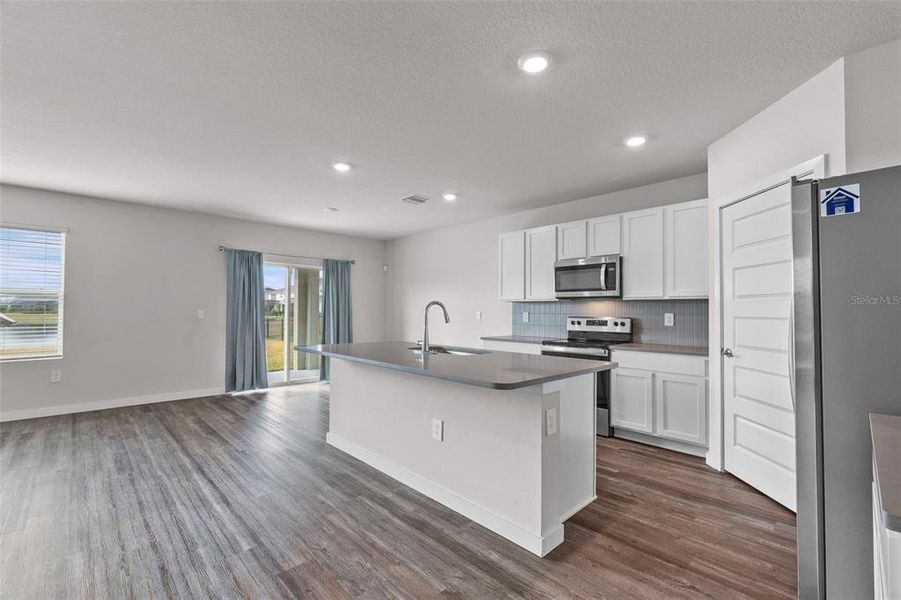 Furnished interior view inside a new home in , Bradenton (Image 7).