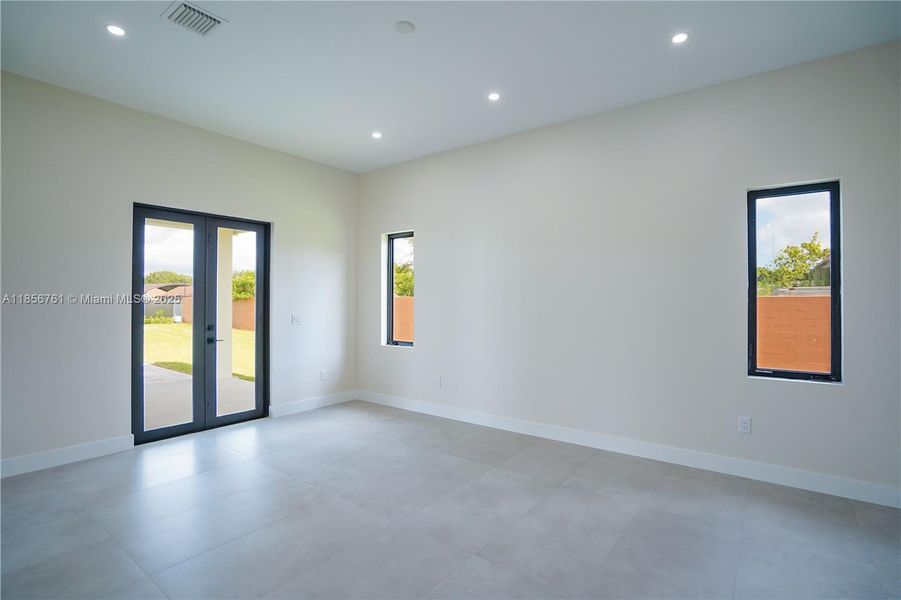 Spacious, unfurnished interior of a new home in , Homestead (Image 63).
