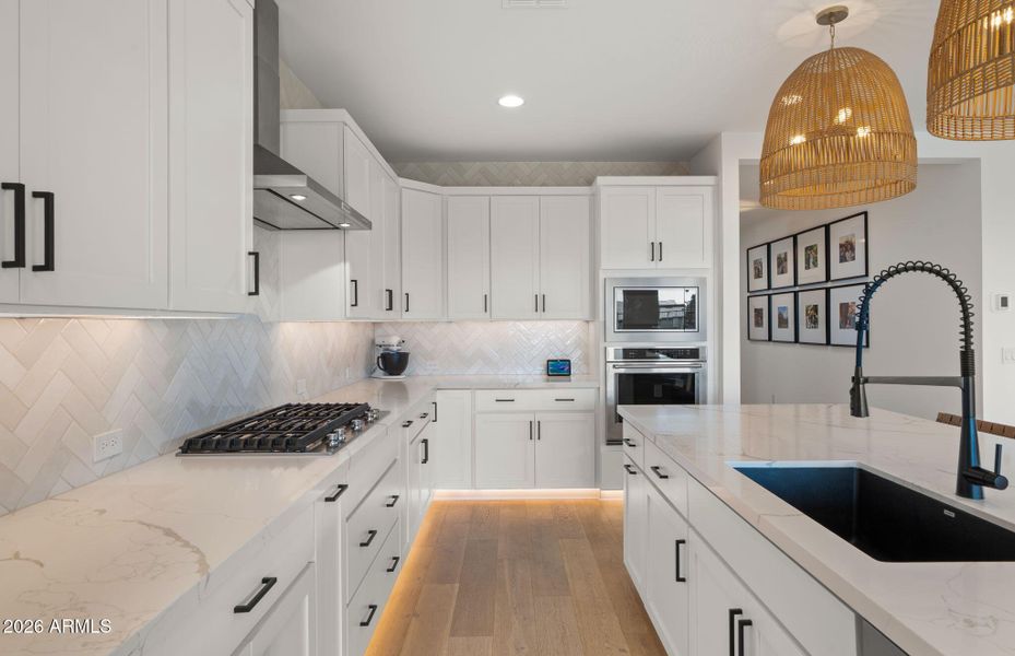 11-web-or-mls-Kitchen4