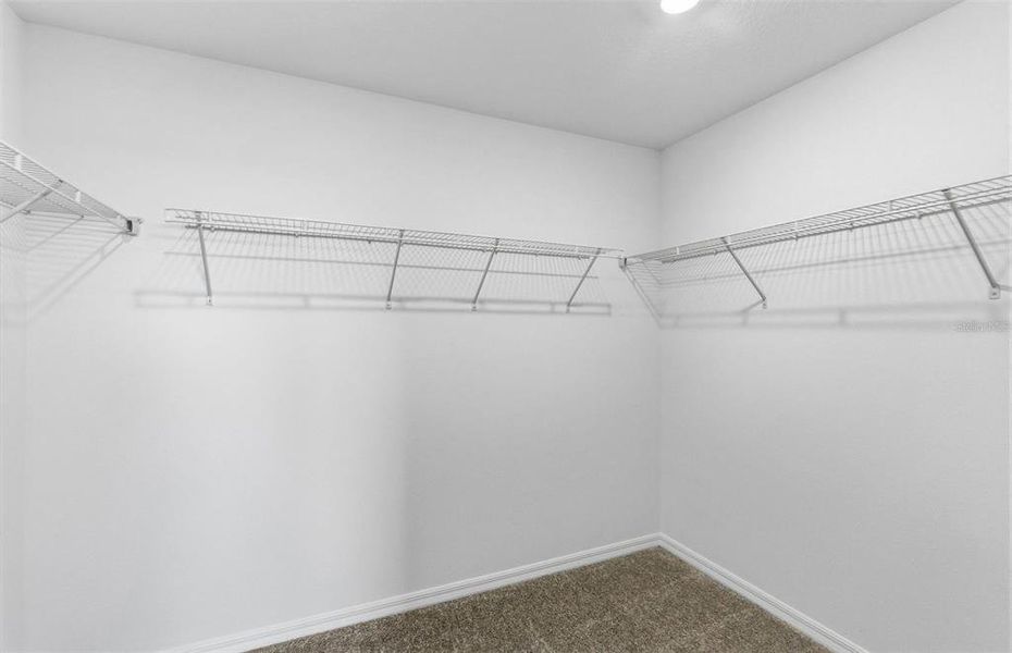 Spacious, unfurnished interior of a new home in Silverlake, Lake Alfred (Image 9).