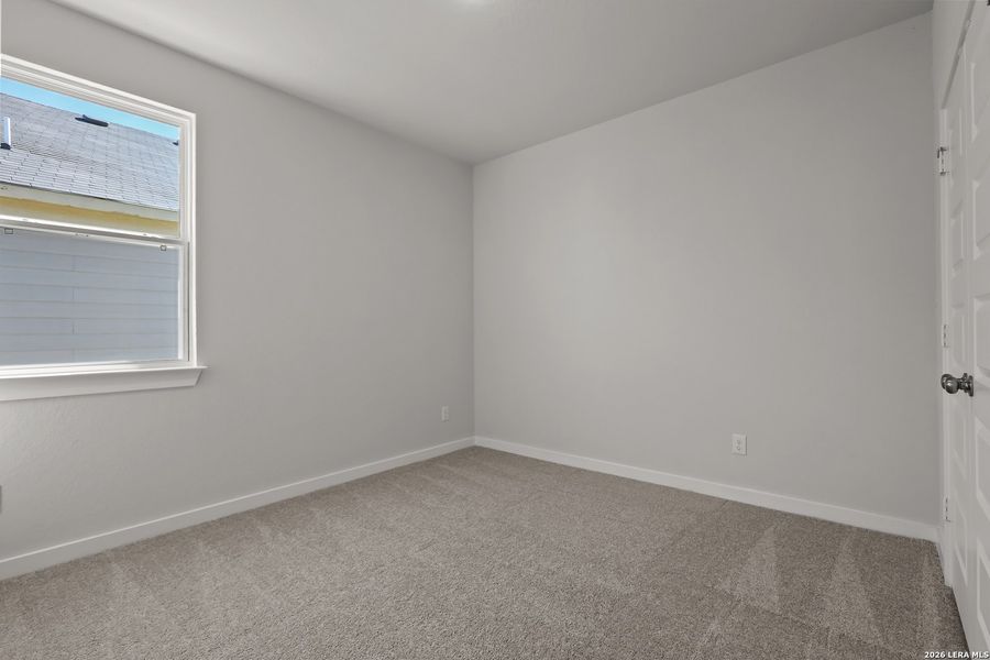 Spacious, unfurnished interior of a new home in Hiddenbrooke, Seguin (Image 27).