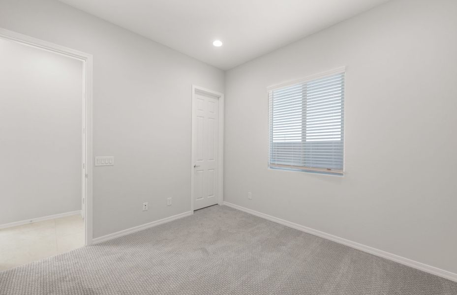 Spacious, unfurnished interior of a new home in Visara, Surprise (Image 19).