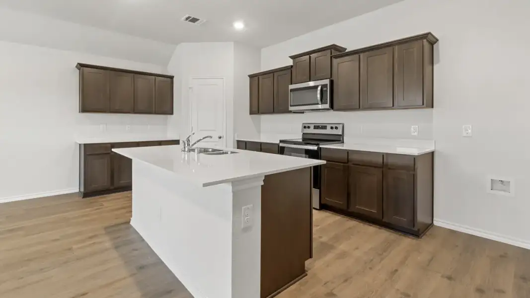 Furnished interior view inside a new home in Saddlebrook, Waxahachie (Image 3).