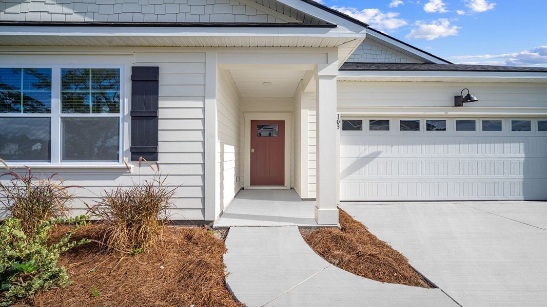 Exterior details and patio area of a home in Laurel Grove, Guyton (Image 2).