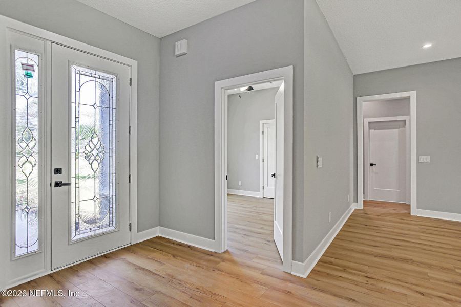 Spacious, unfurnished interior of a new home in , Green Cove Springs (Image 32).