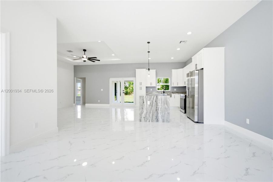 Spacious, unfurnished interior of a new home in , Port St. Lucie (Image 17).