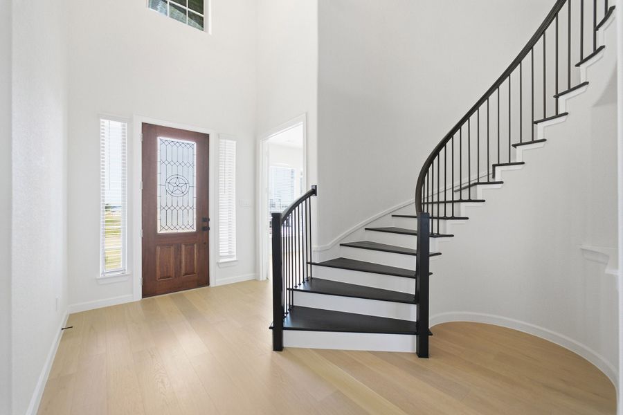Spacious, unfurnished interior of a new home in Green Meadows, Celina (Image 23).