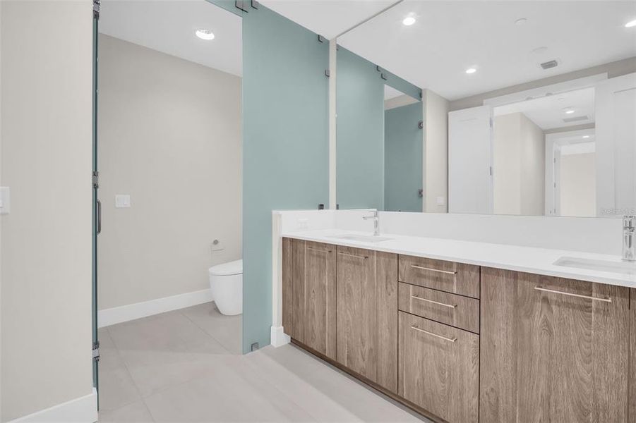 Furnished interior view inside a new home in , St. Petersburg (Image 61).