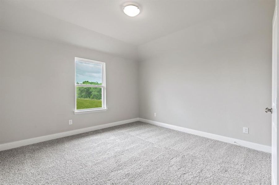 Spacious, unfurnished interior of a new home in Santorini, Seagoville (Image 11).