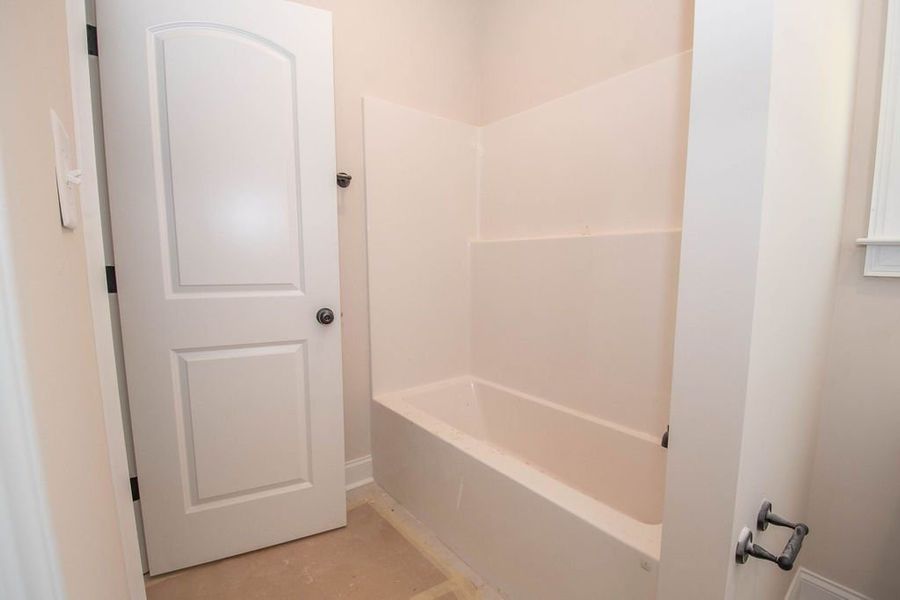 Spacious, unfurnished interior of a new home in Highgate, Newnan (Image 28). Spacious, unfurnished interior of a new home in Highgate, Newnan (Image 28).