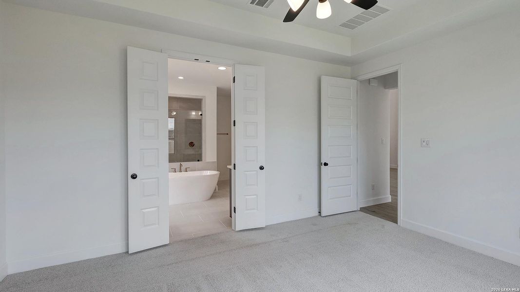 Spacious, unfurnished interior of a new home in Corley Farms, Boerne (Image 15).