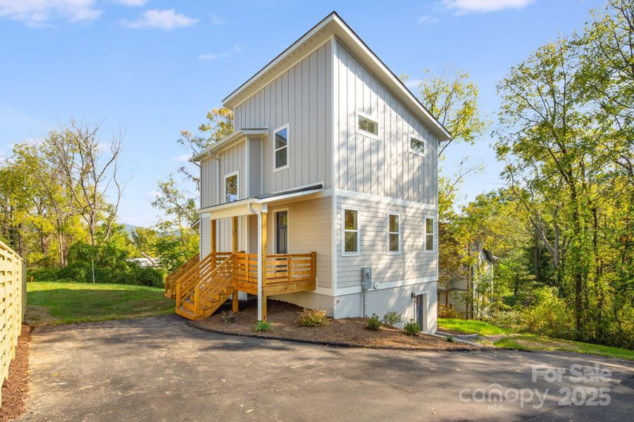 Image 25 of a home in .