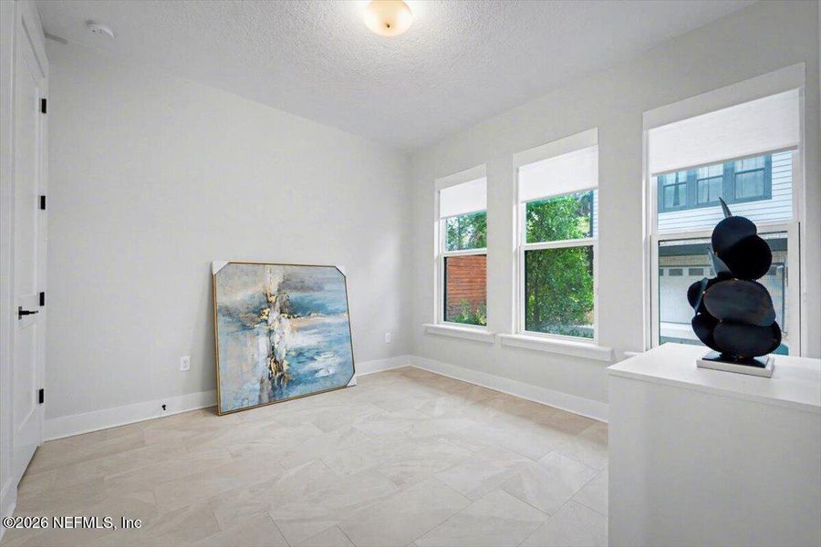 Spacious, unfurnished interior of a new home in , Jacksonville (Image 19).