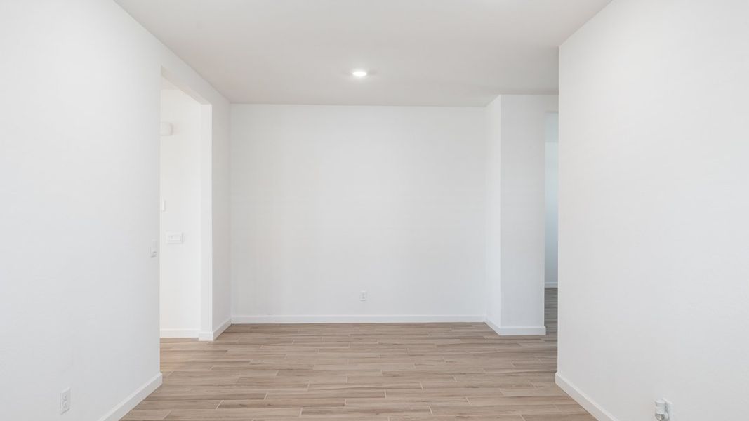 Spacious, unfurnished interior of a new home in Zanjero Pass, Waddell (Image 21).