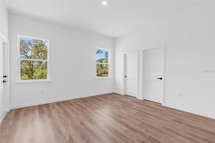 Spacious, unfurnished interior of a new home in , Citrus Springs (Image 41).