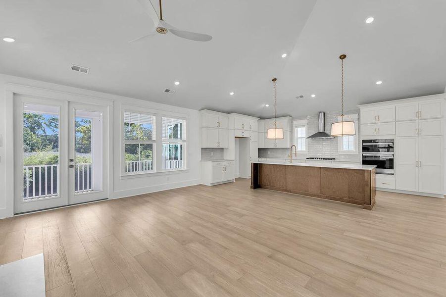 Spacious, unfurnished interior of a new home in Central Park, Charleston (Image 30).