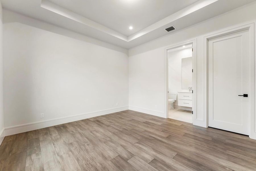 Spacious, unfurnished interior of a new home in , Port St. Lucie (Image 18).