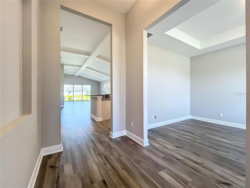Spacious, unfurnished interior of a new home in Watercolor Place, Bradenton (Image 41).