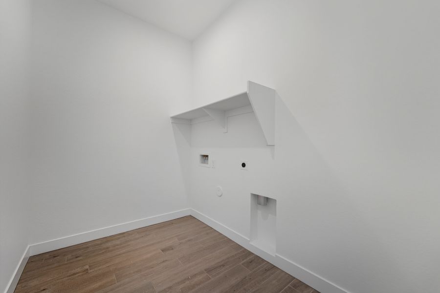 Spacious, unfurnished interior of a new home in Combs Ranch, San Tan Valley (Image 24).
