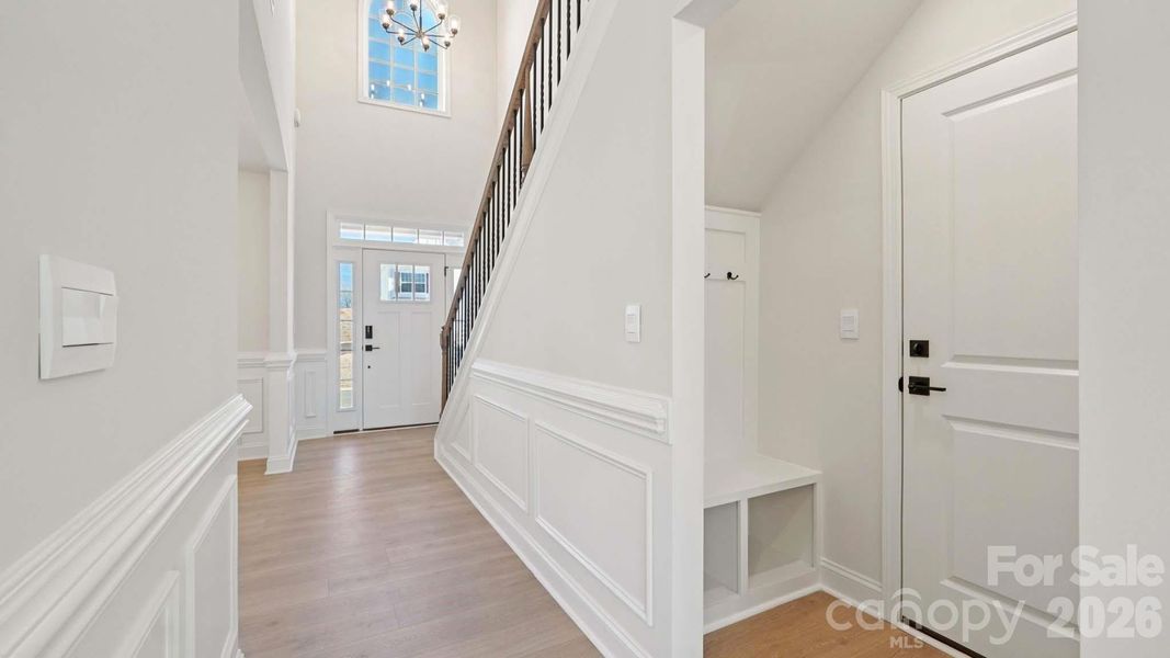 Spacious, unfurnished interior of a new home in Sylvan Creek, Denver (Image 33).